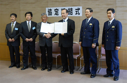 「神奈川県警察」×「コンパス」